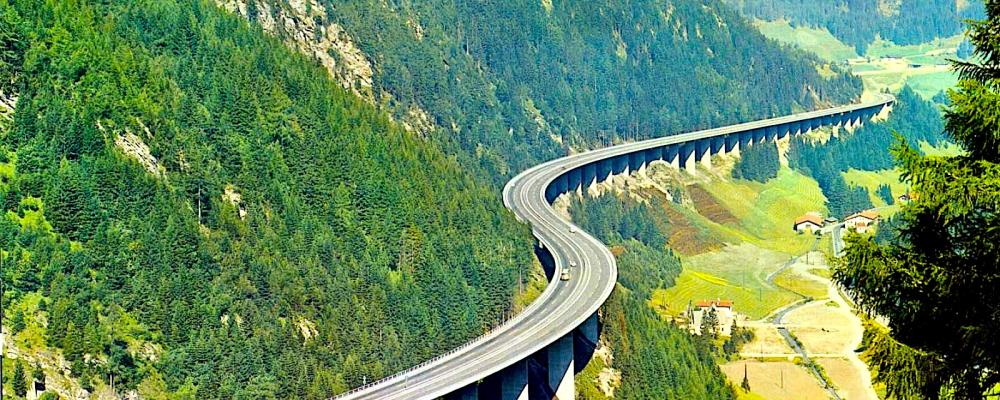 Bron Luegbrücke vid Brennerautobahn. Brennerautobahn kan behöva upphandlas på nytt. Foto: Strabag