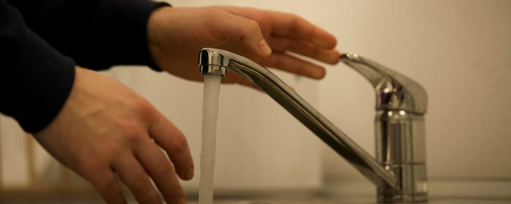 Stödet ska stärka kommuners och regioners förmåga att säkerställa dricksvattenförsörjningen vid höjd beredskap och krig. Foto: naipo de/unsplash