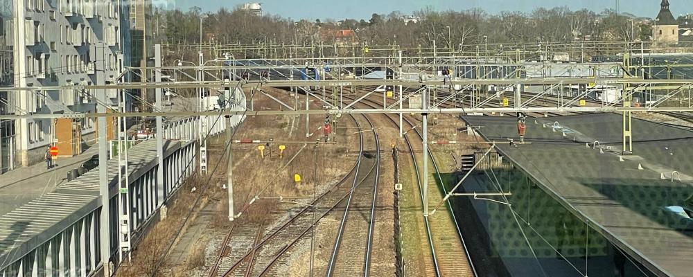 Älvsjö pendeltågsstation är en av stationerna som påverkas av sommarens banarbeten i SL-trafiken. Foto: Stina Wickkenberg