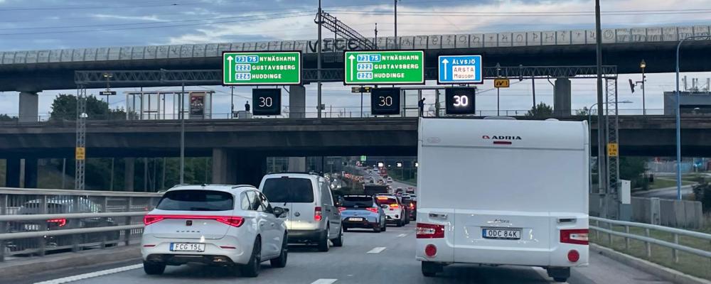 Trafikstockning i anslutning till Årsta pendeltågsstation. Foto: Stina Wickenberg