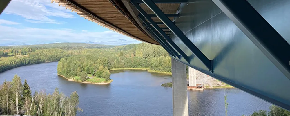 Ny bro byggs på E12 inom Umeåprojektet. Foto: Trafikverket