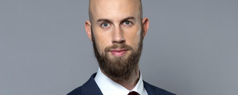 – Hoten i cyberdomänen är tilltagande och Sverige är långt ifrån förskonat. Därför är det mycket angeläget att vi vidtar de åtgärder som krävs för att skydda valen och ytterst även vårt demokratiska statsskick, säger minister för civilt försvar Carl-Oskar Bohlin. Foto: Regeringskansliet