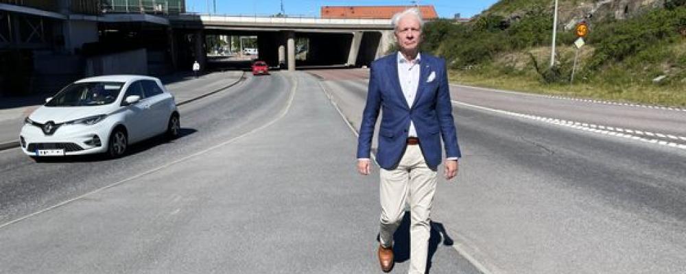 Robert Nibelius, ordförande i tekniska nämnden i Danderyds kommun vid Mörbyleden. Danderyds kommun