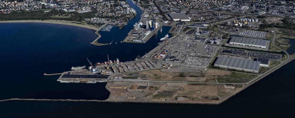 Hamnen i Halmstad kommer att trafikeras på veckobasis av fartygen Arnarfell och Helgafell inom ramen för Samskips blå veckorotation mellan Sverige, Island och övriga Europa.
FOTO: Pressbild/Hallands hamnar