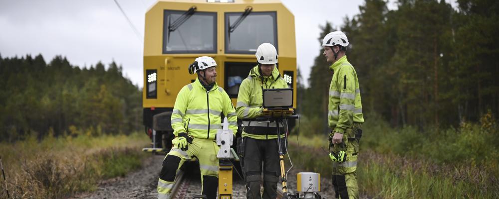 Nu rullar basunderhållet igång på Södra Stambanan 2. Foto: Infrakraft