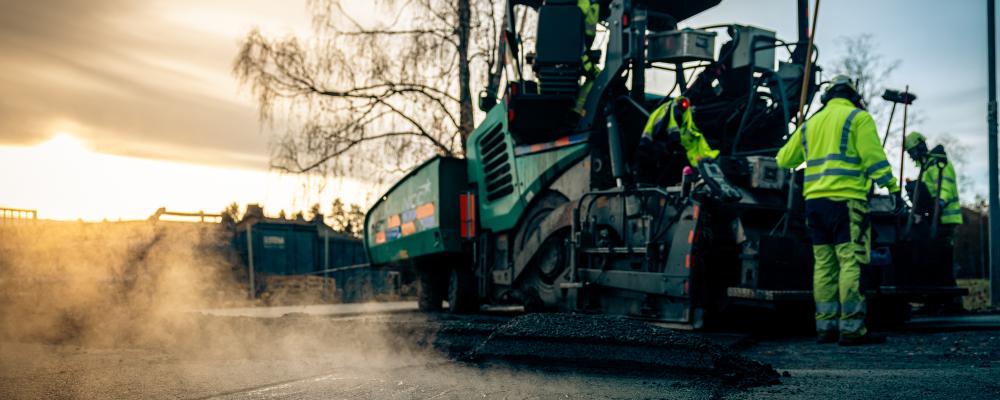 Asfaltsläggning i Vännäs. Foto: NCC