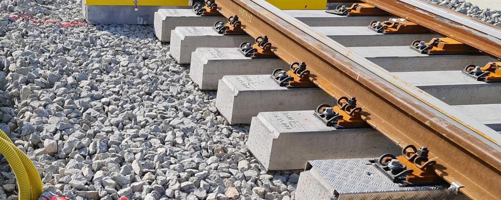 Spårbytesentreprenaden Näsberg–Harrträsk omfattar förnyelse av spår, slipers, ballast och tillhörande anläggningsdelar. Foto: Infrakraft