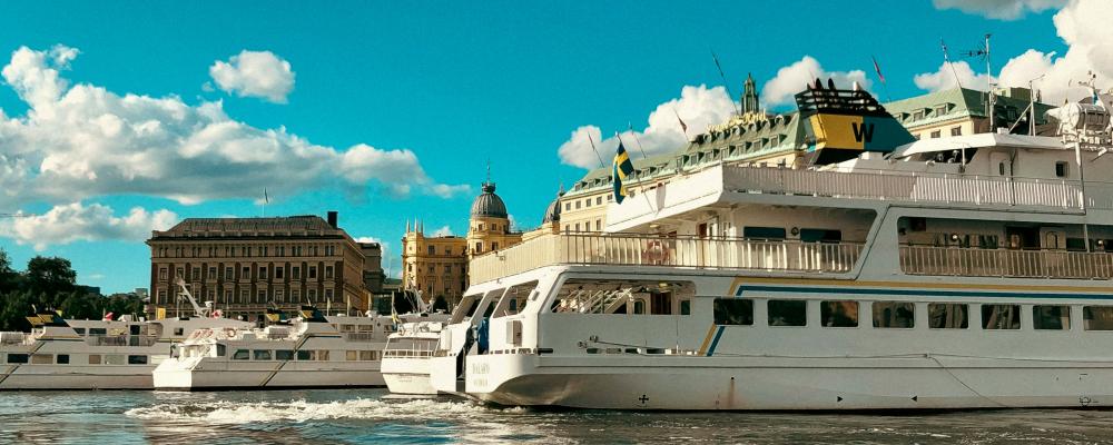 Restiden för sträckan med dagens kollektivtrafik är på omkring 1,5-2 timmar. Med den nya pendelbåtssträckan blir restiden i stället 45 minuter. Foto: hannah lindahl unsplash
