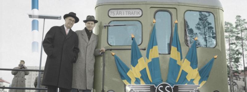 Den rikt illustrerade ”Stockholms tunnelbana – De första 75 åren 1950–2025” skildrar bland annat historiska ögonblick, invigningar av kungligheter och celebriteter samt framtida linjer. I boken finns också spårtrafikkartor mellan 1950 och 2034.