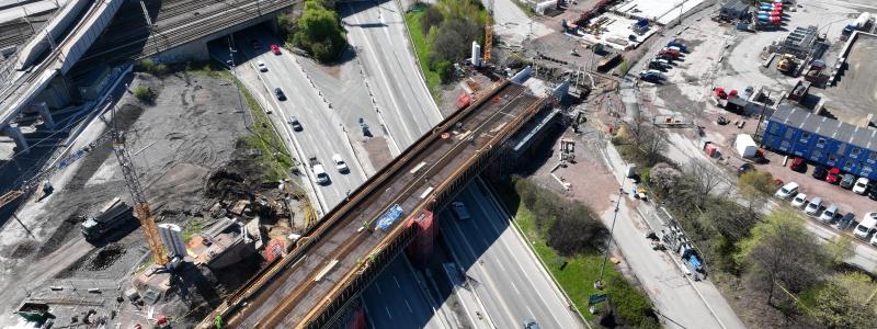Broarna i Olskroken som ska öka kapaciteten och förbättra järnvägssituationen väster om Göteborgs Centralstation. Mattias Emanuelsson, Madelene Staf, och Andreas Lundgren vid Peab föreläste om projektet. 
FOTO: Trafik Göteborg
