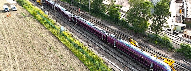 De inblandade tågen. Rail Accident Investigation Branchs bild av tågkollisionen i Bedford 2026. Foto publicerad av Wikipedia Commons Lic. Kredit: Elstow