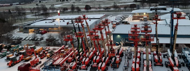 Efterfrågan på maskiner med högre krav på bland annat lyftkapacitet ökar. Foto: Cramo