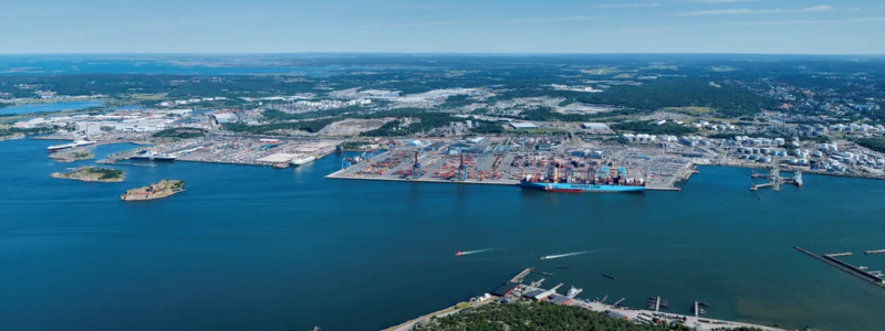 Göteborgs Hamn är Nordens största hamn och hanterar bland annat hälften av Sveriges totala containerhandel med utlandet. Bild: Göteborgs Hamn