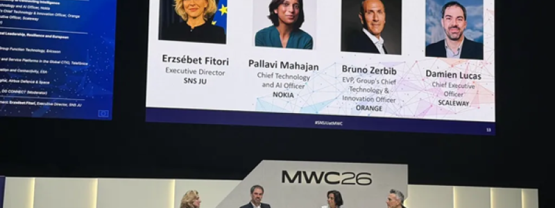 Bildtext: Panelen ‘From Connectivity to Connecting Intelligence’ på MWC 2026 pågick på mässans första dag. Från vänster: Erzsébet Fitori (SNS JU), Pallavi Mahajan (Nokia), Bruno Zerbib (Orange) och Damien Lucas (Scaleway). Foto: Nicholas Christiansen