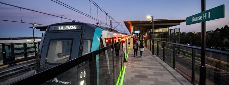 MICA från Telent används av Tunnelbanan, Transport for London och Network Rail för att hantera mer än 2 miljarder passagerarrörelser vid 240 stationer, inklusive Oxford Circus, Waterloo och St. Pancras International. Det levererar realtidsvideövervakning (CCTV), högtalarsystem, passagerarinformation, brand- och säkerhetslarm samt varningar via en enda skärm direkt till operatörerna i kontrollrummet. Foto: Alstom