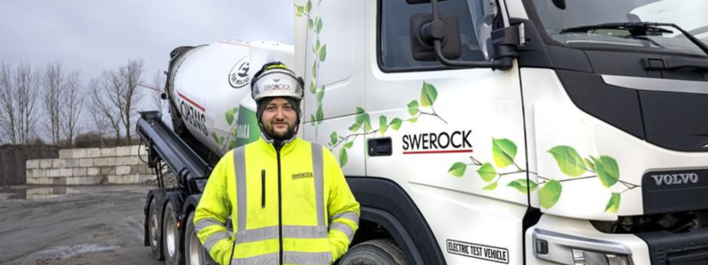 De senaste två åren har Swerock provkört Sveriges första elbetongbil. Foto: Swerock