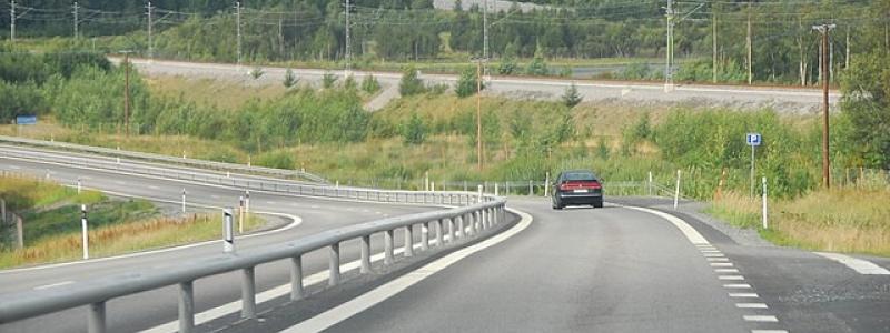 E4 vid Hjälta mellan Umeå och Örnsköldsvik. Foto: Alasdair McLellan/Wikimedia Commons