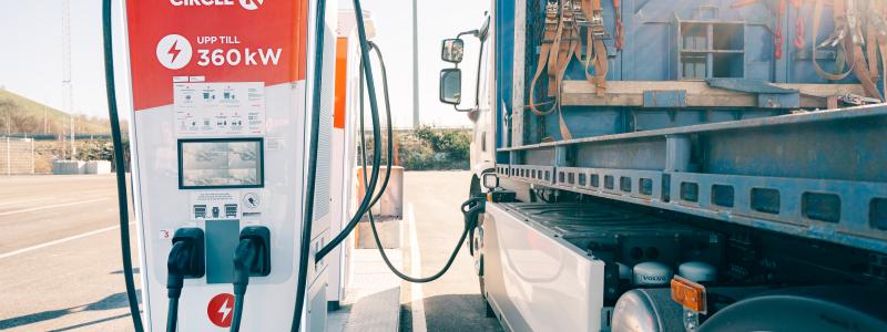 Med de nya laddplatserna för tung trafik täcks fler strategiskt viktiga rutter genom Sverige. Foto: Circle K