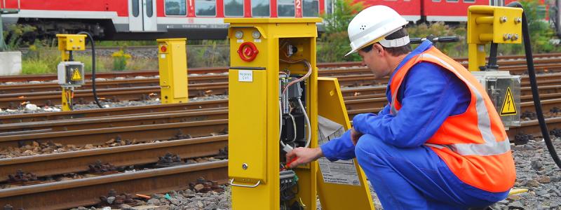 Punktligheten för Deutsche Bahns fjärrtåg nådde i september 2025 en ny bottennivå. Endast drygt hälften av tågen anlände i tid. Med kombinationen av byggkaos, sabotage och ledningskris ser Deutsche Bahn ut att gå mot ett nytt förlustår för förtroendet bland resenärerna. Foto: Deutsche Bahn