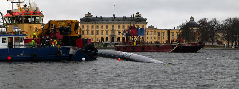1,5 kilometer lång dricksvattenledning på väg ner i Drottningholmssundet. Foto: Stockholm vatten och avfall