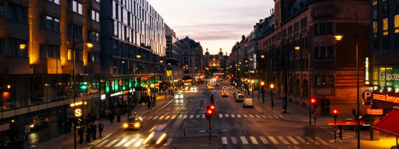 Sträckan på Vasagatan mellan Tegelbacken och Norra Bantorget är en av de gator som omfattas av det nya förbudet. Foto: Jānis Beitiņš/UNsplash