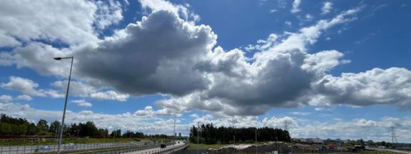 Delsträckan, som sträcker sig från Häggvik till Hjulsta, var ursprungligen planerad att vara tillgänglig för trafik först hösten 2026. Foto: Trafikverket