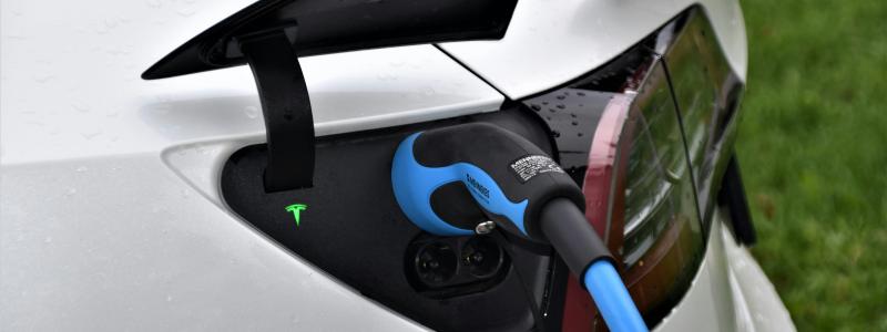 Förra året beviljades cirka en halv miljard kronor i stöd till omkring 43 000 laddpunkter. Foto: waldemar brandt /Unsplash