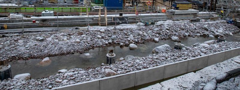 Fiskvandringsleden inredd med stenar, och fylld med en mindre mängd vatten. Foto: Lennart Johansson