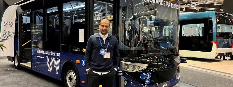Bildtext: Semir Aydin från turkiska Karsan berättade om företagets autonoma buss på kollektivtrafikmässan Persontrafik 2024 i Göteborg.
Foto Anders Carlsson/Conventus