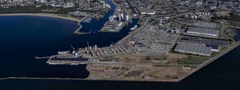 Hamnen i Halmstad kommer att trafikeras på veckobasis av fartygen Arnarfell och Helgafell inom ramen för Samskips blå veckorotation mellan Sverige, Island och övriga Europa.
FOTO: Pressbild/Hallands hamnar