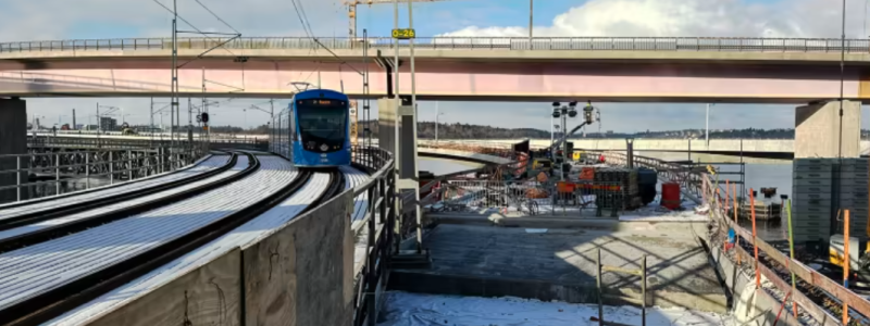 Lidingöbanan på Gamla Lidingöbron. Foto: SL