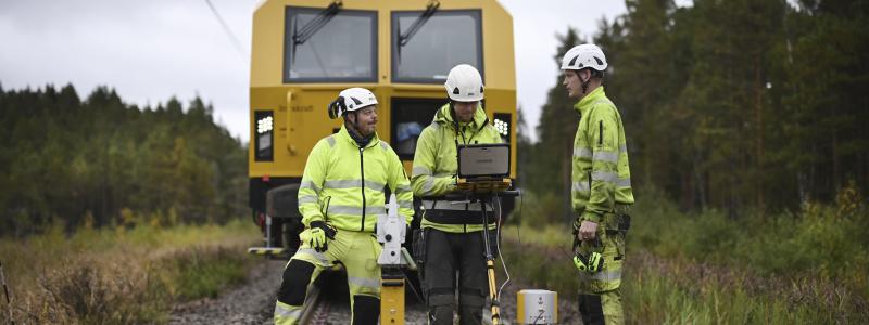 Nu rullar basunderhållet igång på Södra Stambanan 2. Foto: Infrakraft