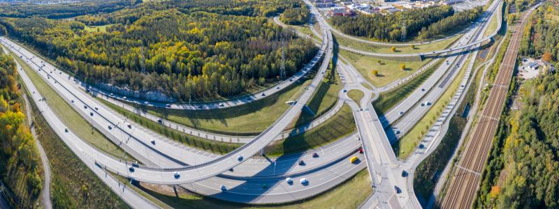 Flera branschrapporter pekar på ett växande underskott inom underhåll av vägar, järnvägar och annan infrastruktur.  Foto: Nackademin