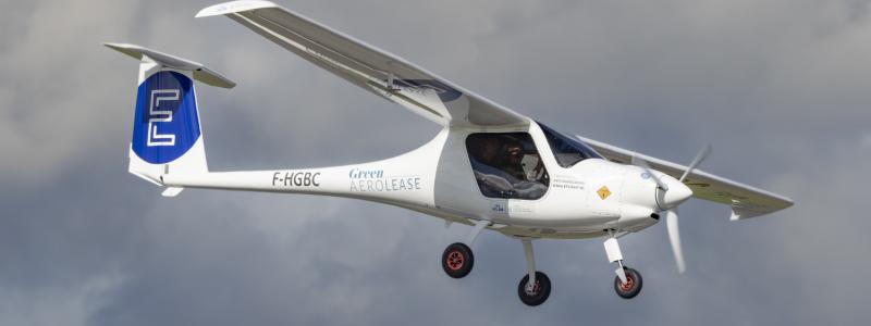 Flyger in i framtiden - KLM testar elektriska flygningar. Foto: KLM