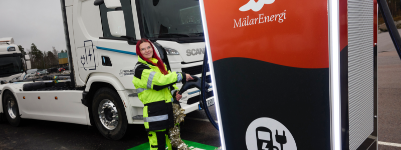 Mälardalen har fått sin första publika laddstation som är öronmärkt för tunga transporter. Foto: Lasse Fredriksson
