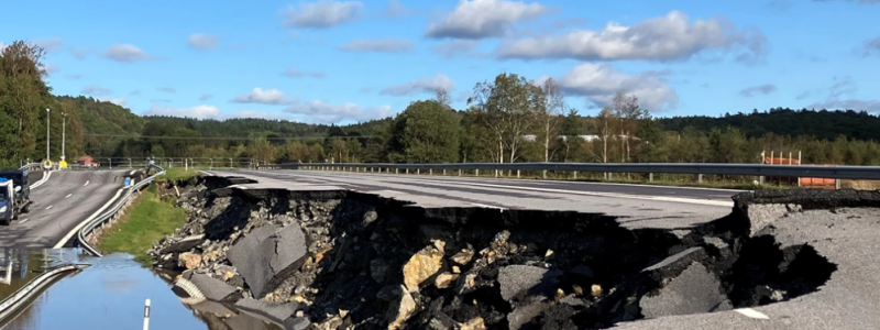 Trafikverket och Stenungsunds kommun beslutat att upphäva tillträdesförbudet inom det skreddrabbade området vid väg E6 i höjd med Stenungsundsmotet i Stenungsunds kommun. Foto: Trafikverket