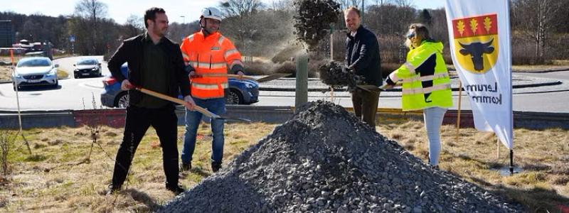 Nya körfält byggs vid Hulanrondellen. Foto: Lerums kommun