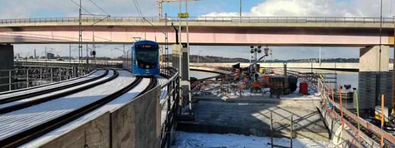 Lidingöbanan på Gamla Lidingöbron. Foto: SL