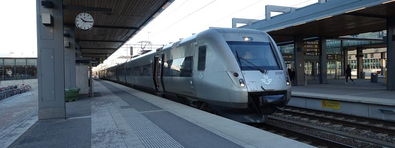 Tåget X55 3356 vid Linköpings central. Foto: G ochJ/Wikimedia Commons/https://commons.wikimedia.org/wiki/File:2016-12-06_183_X55_3356_i_Uppsala.jpg