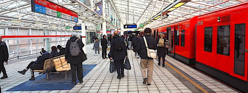 Nordsjö metrostation. Nordsjö är en snabbt växande stadsdel och ett viktigt bostads- och arbetsområde i Helsingfors. Metroförbindelsen är avgörande för de omkring 40 000 invånare som bor i stadsdelen, och även för dem som pendlar från närliggande områden. Foto: Wkipedia Commons Lic. Kredit: JIP