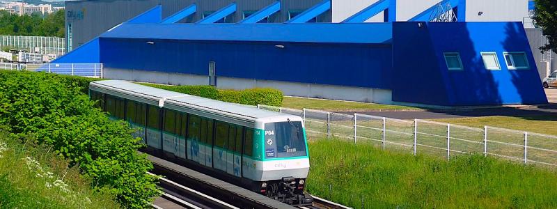 Nu kör metrotågen söderut till Paris Orly-flygplatsen. Foto: atelier-Orlyval