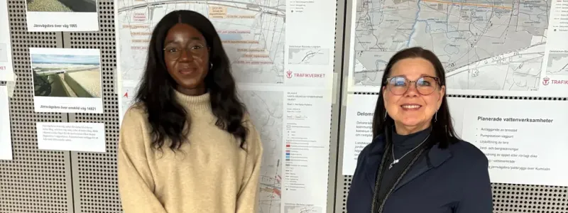 Camilla Hedenstedt, projektledare, och Fatou Jarjou, processledare vattenverksamhet, berättade om sitt arbete med delsträckan Bäckeby-Linghem. Foto: Trafikverket