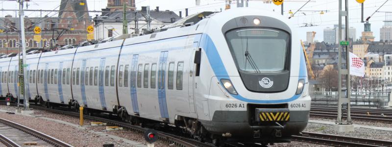 Pendeltåg ankommer till Stockholms central. Foto: Melker Larsson
