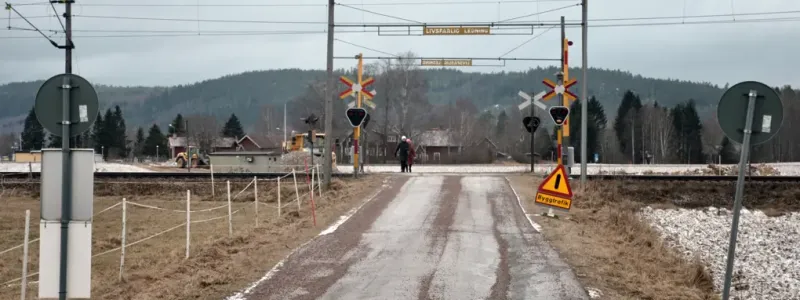 I Gagnef finns plankorsningar där många olagliga passager har skett trots att bommarna varit fällda. Foto: Stefan Bratt