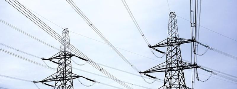 Industrin har välkomnat åtgärden att förstärka och utöka elnätet, vilket RenewableUK:s direktör för framtidens elsystem, Barnaby Wharton, beskriver som "längesedan försenat". Foto: Creative commons Lic, pixabay, kredit: Aitoff