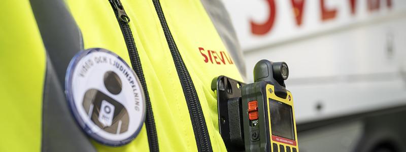 Svevia testar kroppskameror för att öka vägarbetares trygghet. Foto: Svevia