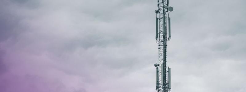 Tillstånden gäller 2028–2054 och tillståndsvillkoren är utformade för att, på sikt, möjliggöra sammanhängande frekvensutrymmen i hela 1800 MHz-bandet och bidra till en effektiv användning av frekvenser. Foto: PTS