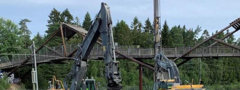Pålning inför nedtagning av den gamla bron genomfördes hösten 2022. Foto: Haninge kommun