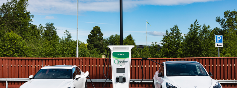 Nu finns en strategiskt placerad Terra 360 superladdare utanför ICA Kvantum i Sollefteå. Foto: ABB