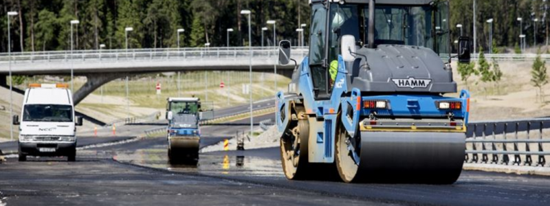 NCC ska lägga 200 000 ton asfalt på E6:an utanför Trondheim. Foto: NCC